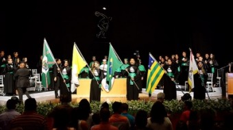 COLA&Ccedil;&Atilde;O DE GRAU - EDUCA&Ccedil;&Atilde;O F&Iacute;SICA - PUC-GO 2017/2